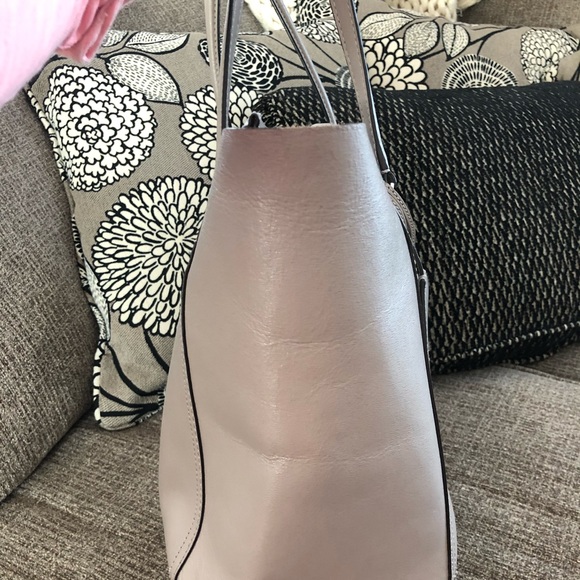 Authentic Tory Burch Handbag - Picture 5 of 10